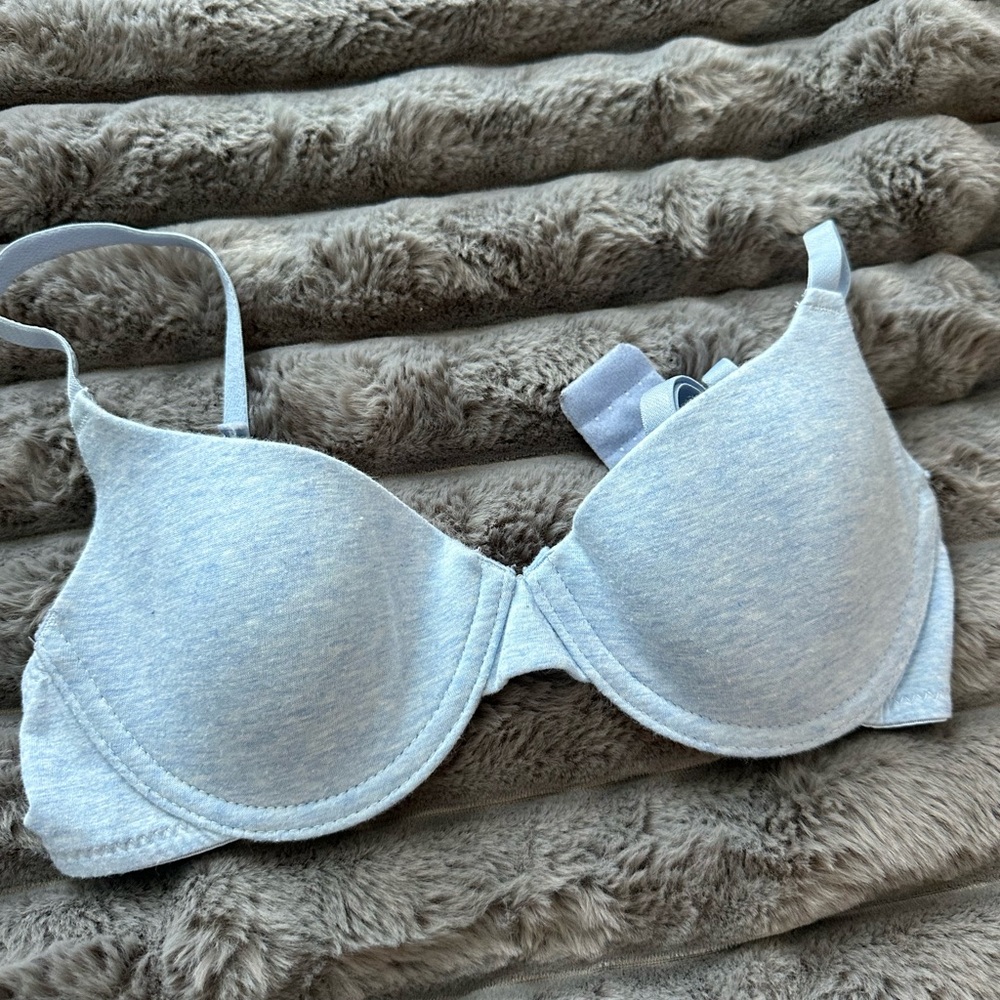 Light Blue Bra - Picture 1 of 3